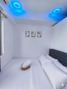 Cozy 1 Bedroom with Balcony near SM North EDSA
