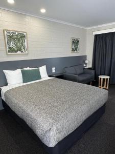 Central Deborah Motel