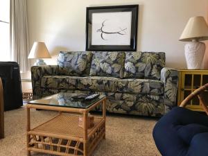 Waiohuli Beach Hale #C-210 Oceanfront View, AC Throughout Unit, Shared Pool