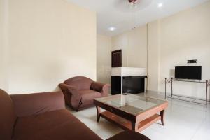 SRB near Mall Ciputra CIbubur Mitra RedDoorz