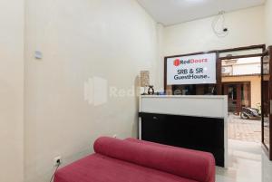 SRB near Mall Ciputra CIbubur Mitra RedDoorz
