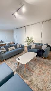 Chic & Cozy Penthouse with Terrace