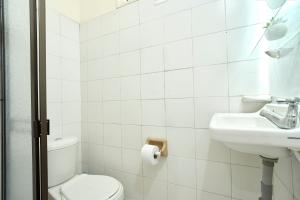 El Poblado Room #4 with Private Bathroom in Shared Apartment