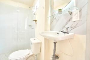 El Poblado Room #5 with Private Bathroom in Shared Apartment