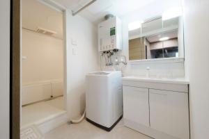 New OPEN Family 4-minute walk from the station Maximum 5 people Fully air-conditioned Parking included