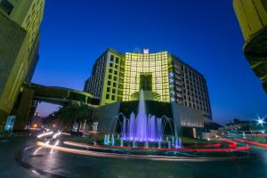 Grand Millennium Muscat connected to Muscat Grand Mall