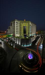 Grand Millennium Muscat connected to Muscat Grand Mall