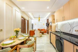 Stylish 2BR apartment-steps from Majorelle garden
