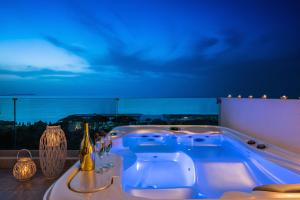 Superior Sandy Suite with Sea View and Hot Tub - Annex