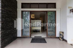 Karawaci Taman Permata Tiga Mitra RedDoorz