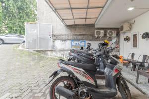 Adam Guesthouse Mitra RedDoorz