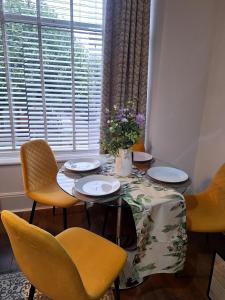 Stylish 3 Bed Wimbledon 30 min to City Lux Haven