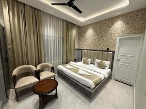 Hotel Bloom Residency