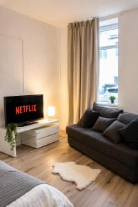 LUUMA Stay -Zentrales Designer Studio- Highspeed Wlan-Vollküche-Smart TV