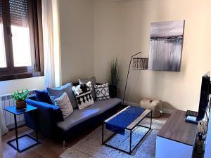 Apartment in monumental square Madrid Center