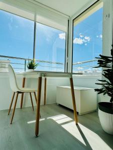 Apartament a Primera Línia amb Vistes al Mar i Muntanya