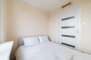 Osiedle Przyjaźni Homely Apartment by BookingHost