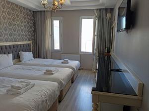 NkALBATROS HOTEL