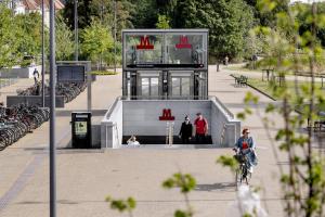 Central Scandinavian Apartment Near Metro