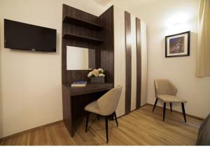 Apartment 37