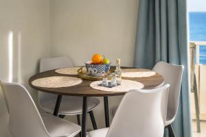 Sole e Mare B2 Beachfront Sea View Apartment
