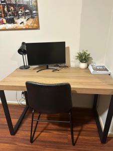 4 BR Home with Garage- short walk to shops, cafe, dining, and supermarkets