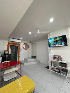 One life Hostel