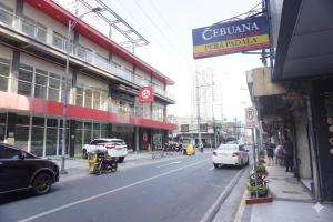 RedDoorz at Sandico Apartelle near US Embassy Manila