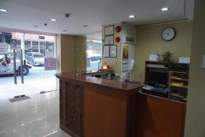 RedDoorz at Sandico Apartelle near US Embassy Manila
