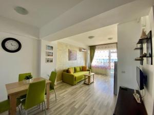 Mamaia Summerland Apartment