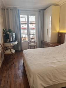 Grand Appartement Eiffel Tower View