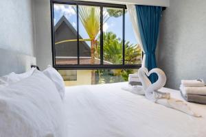 luxury modern 2 BR suite 5122 Building C