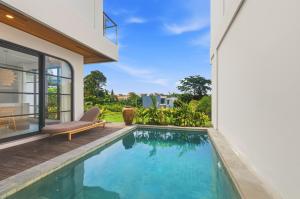 Luxe 2BR Private Pool & Green Views near Berawa