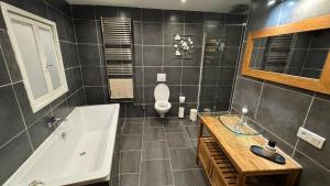 Riverside Farm, Apartment, SPA and Rooms Available