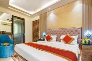 Hotel Coral Plaza - Near Connaught Place