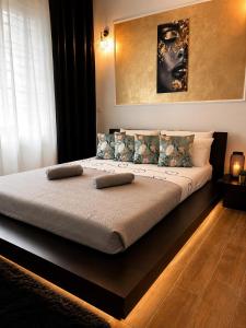 Rebeccas Noir Suite