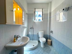 Spacious and central 2Bedroom APT with sea view