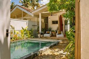 Modern Villa With Pool 250m to Sea