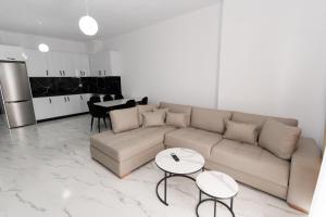 Bright Modern Seaview Apartament