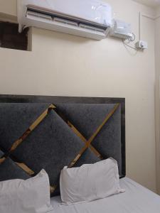 RADHIKA P guest house