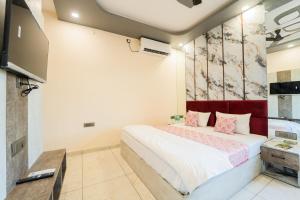 Hotel Galaxy 700 - A Luxury Hotel Near KhatuShyamJi Temple