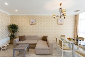 Central Arc Residence