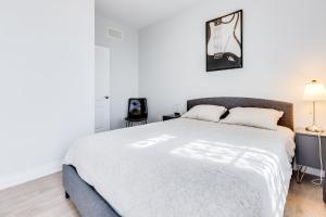 Spacious Bright Private! Townhome in Markham