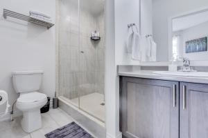 Spacious Bright Private! Townhome in Markham