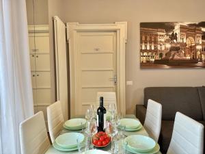 Two Bedroom Apartment with Views in Porta Venezia