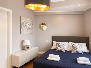Two Bedroom Apartment with Views in Porta Venezia