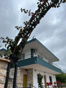 Sea la view apartments sarande 1