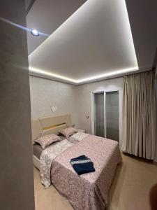Spacious, modern apartment near the airport