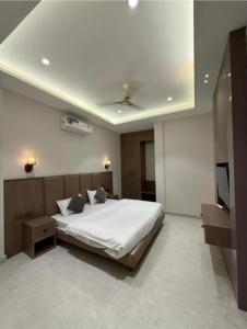Hotel sky inn