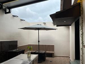 25Pax VillaMax Klebang 6Bedroom 4Bath with Pool BBQ SingK